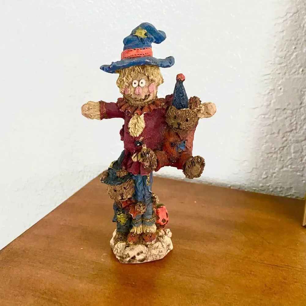 Vintage late 80s / early 90s Halloween Scarecrow Figurine Bear Cubs